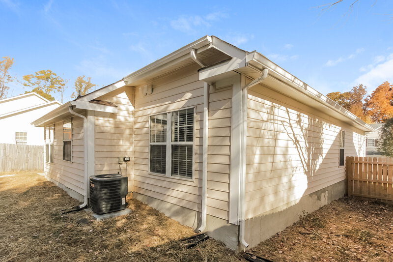 2,150/Mo, 1514 Jeffrey Bryan Dr Charlotte, NC 28213 Rear View