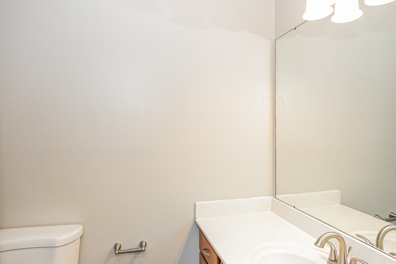 1,715/Mo, 925 Cameron Ct Monroe, NC 28112 Main Bathroom View