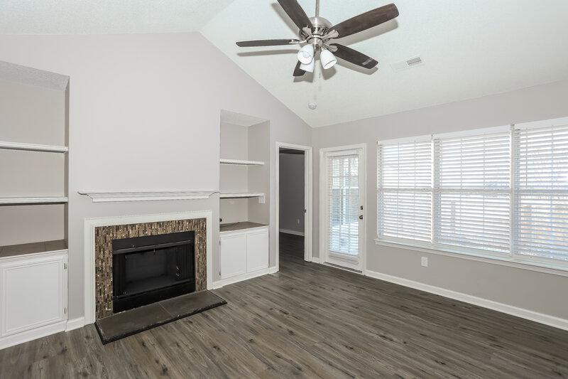 2,020/Mo, 301 Cedarcroft Drive Mooresville, NC 28115 Living Room View 2