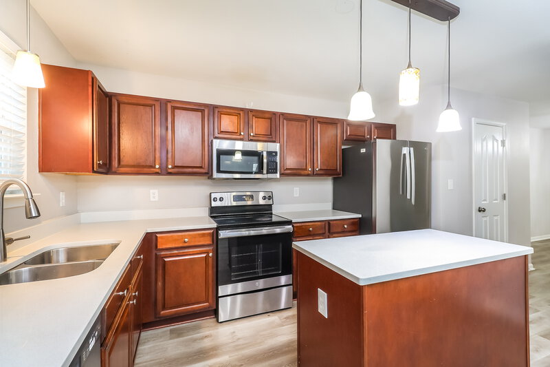 2,290/Mo, 4419 Austin Dekota Dr Charlotte, NC 28269 Kitchen View 2