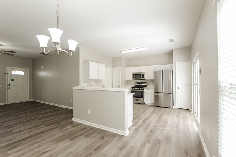 2,150/Mo, 3510 Laurenhurst Ln Charlotte, NC 28270 Dining Room View 2