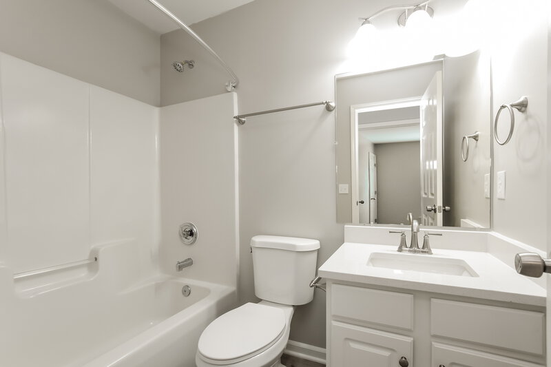 2,150/Mo, 3510 Laurenhurst Ln Charlotte, NC 28270 Bathroom View