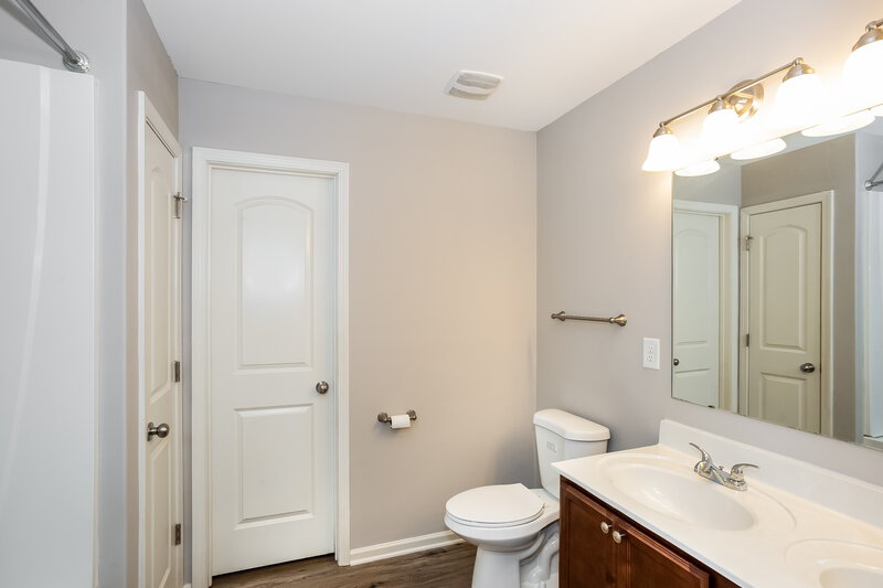 2,055/Mo, 338 Olde North Church Dr Concord, NC 28025 Main Bathroom View