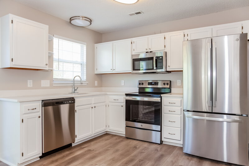 3,080/Mo, 14049 Southbridge Forest Charlotte, NC 28273 Kitchen View 2