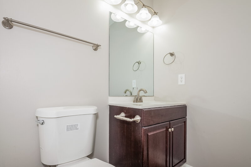 2,195/Mo, 10512 Wilson Glen Dr Charlotte, NC 28214 Bathroom View