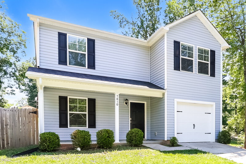 2,285/Mo, 7810 Shadow Lawn Rd Charlotte, NC 28269 Front View