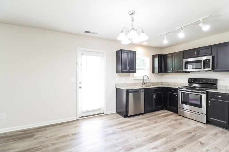 2,285/Mo, 7810 Shadow Lawn Rd Charlotte, NC 28269 Dining Room View