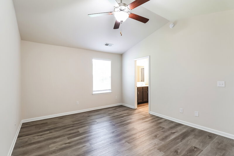 2,285/Mo, 7810 Shadow Lawn Rd Charlotte, NC 28269 Main Bedroom View