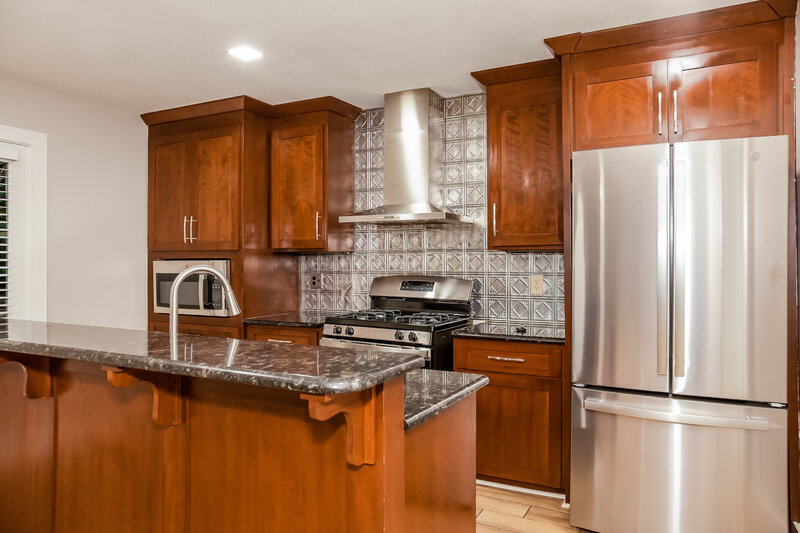 1,890/Mo, 320 Pamela St Gastonia, NC 28054 Kitchen View 2