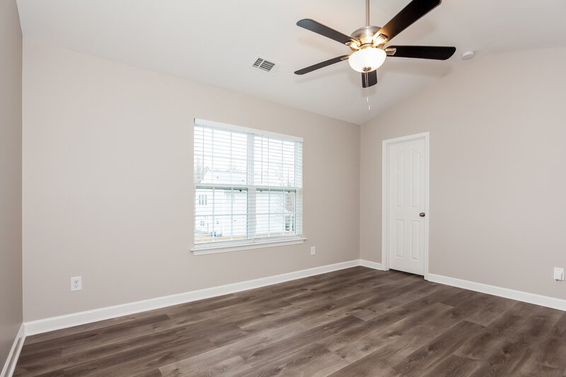 2,000/Mo, 4709 Brewer Dr Charlotte, NC 28208 Main Bedroom View