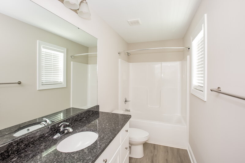 2,500/Mo, 1009 S Ridge Ave Kannapolis, NC 28083 Bathroom View