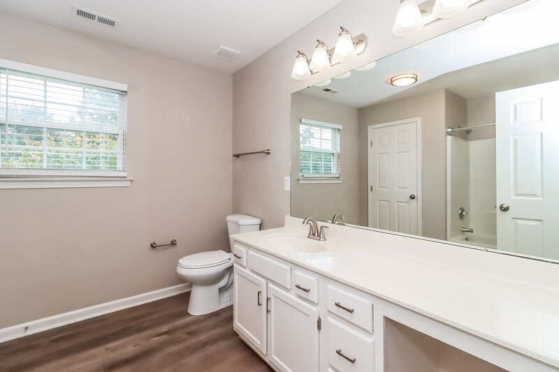 2,265/Mo, 2432 Acadia Ct Kannapolis, NC 28083 Main Bathroom View