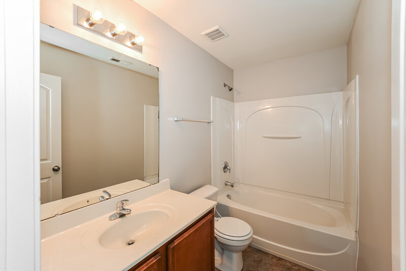 1,850/Mo, 1029 Ramsgate Dr Sw Concord, NC 28025 Main Bathroom View