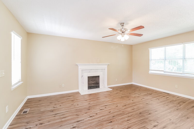 1,960/Mo, 380 Canter Ct Nw Concord, NC 28027 Living Room View