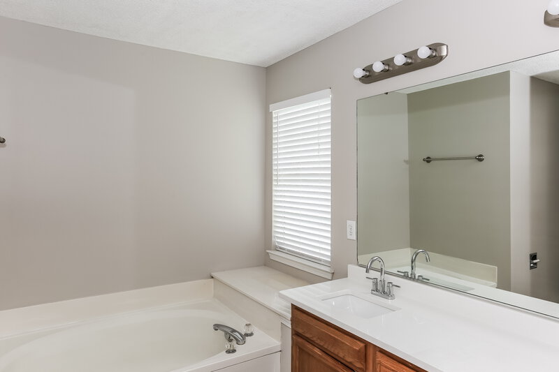 2,960/Mo, 1435 Revolutionary Dr Nw Concord, NC 28027 Main Bathroom View