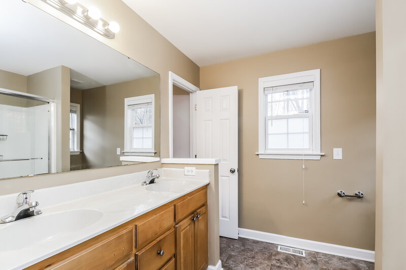 1,690/Mo, 2321 Wednesbury Ct Kannapolis, NC 28083 Main Bathroom View