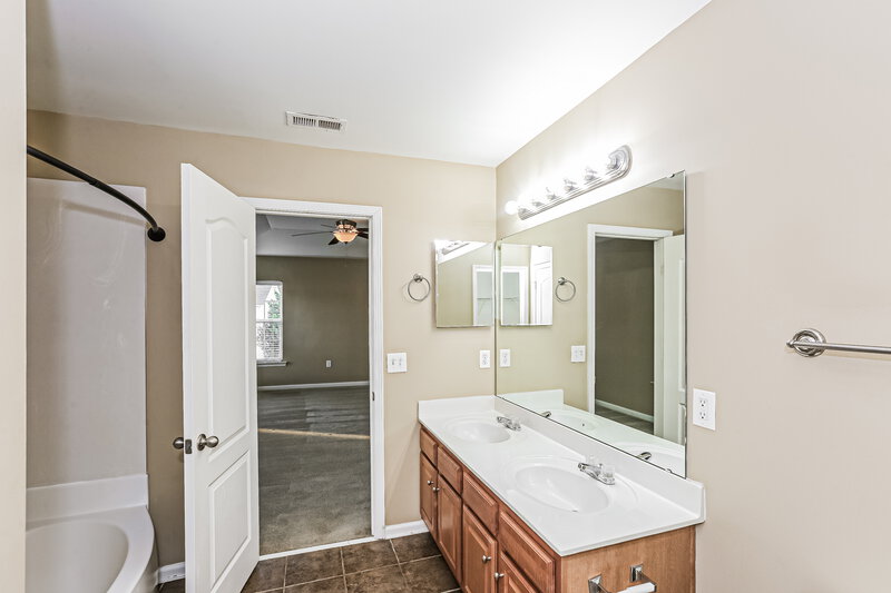 1,880/Mo, 4419 Mary Point Rd Monroe, NC 28110 Main Bathroom View