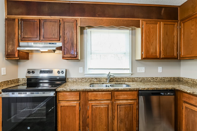 1,675/Mo, 7608 Morgense Pl Charlotte, NC 28212 Kitchen View 3