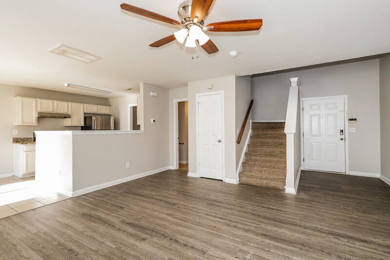 2,730/Mo, 5820 Wallace Ave Charlotte, NC 28212 Living Room View 3