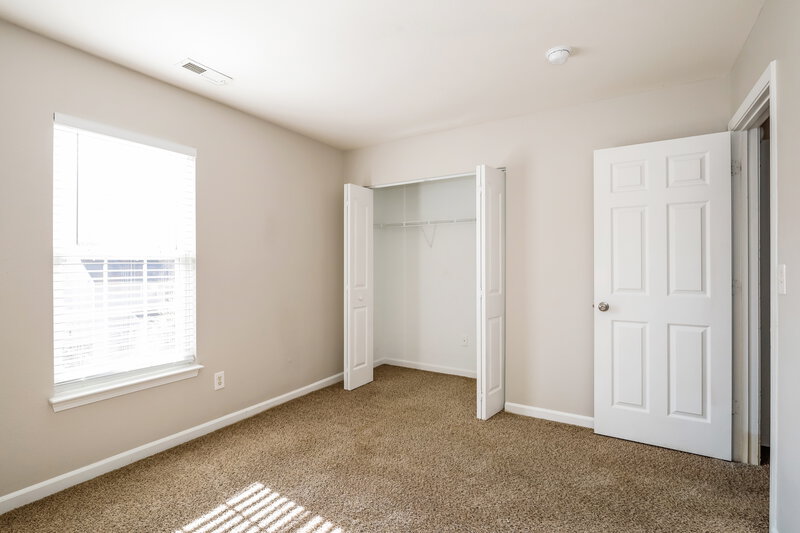 2,730/Mo, 5820 Wallace Ave Charlotte, NC 28212 Bedroom View