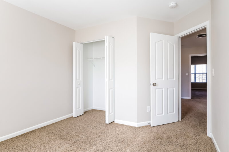 2,730/Mo, 5820 Wallace Ave Charlotte, NC 28212 Bedroom View 2