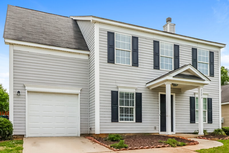 2,035/Mo, 2203 Pimpernel Rd Charlotte, NC 28213 Front View