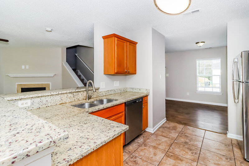 2,035/Mo, 2203 Pimpernel Rd Charlotte, NC 28213 Kitchen View