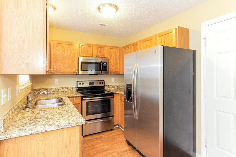 1,660/Mo, 2936 Westwinds Ct Charlotte, NC 28214 Kitchen View