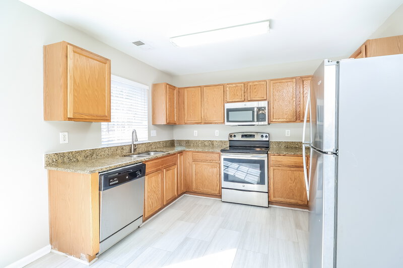 1,930/Mo, 7019 Indian Ridge Ln Charlotte, NC 28214 Kitchen View