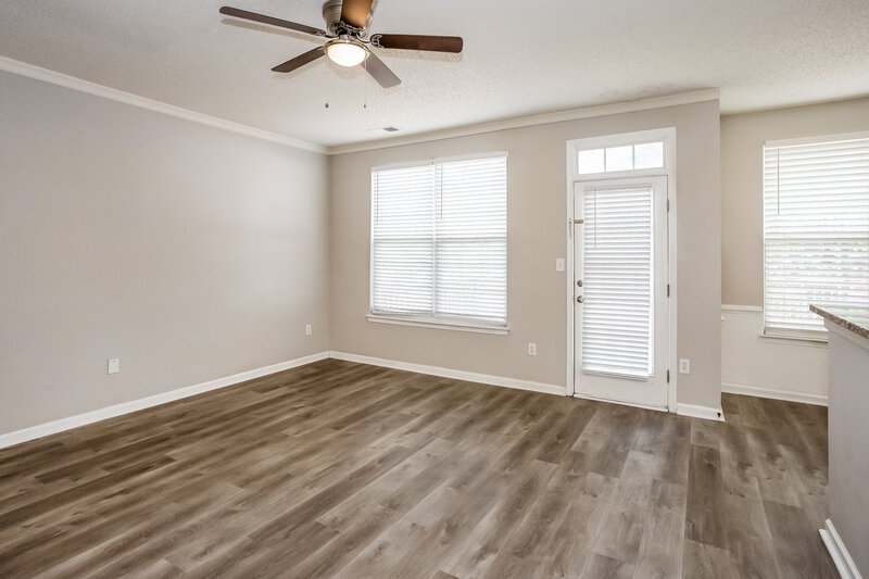1,980/Mo, 4705 Fox Thorne Dr Charlotte, NC 28216 Living Room View