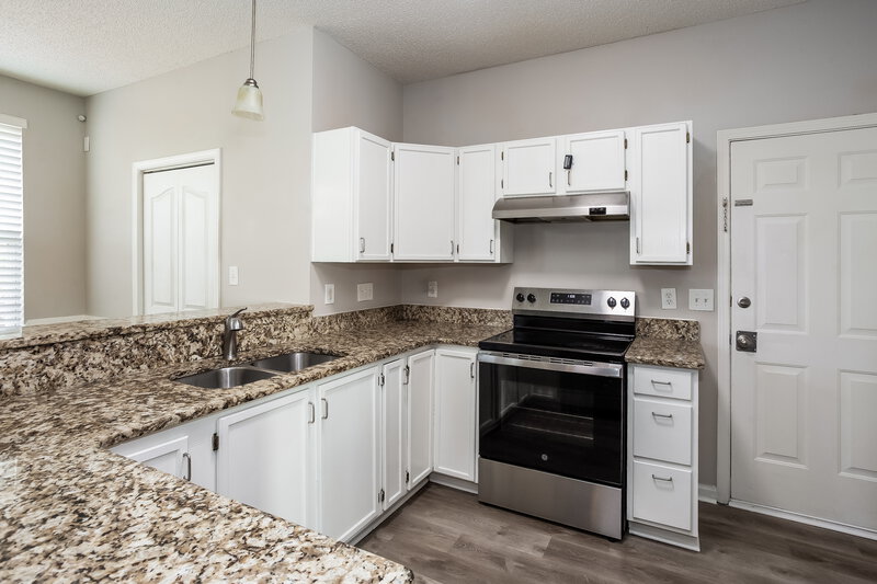 1,980/Mo, 4705 Fox Thorne Dr Charlotte, NC 28216 Kitchen View