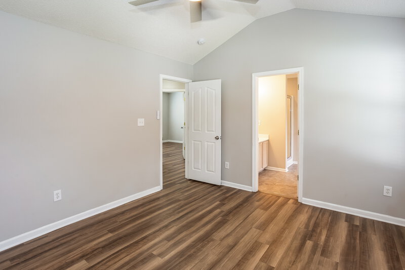 1,980/Mo, 4705 Fox Thorne Dr Charlotte, NC 28216 Main Bedroom View