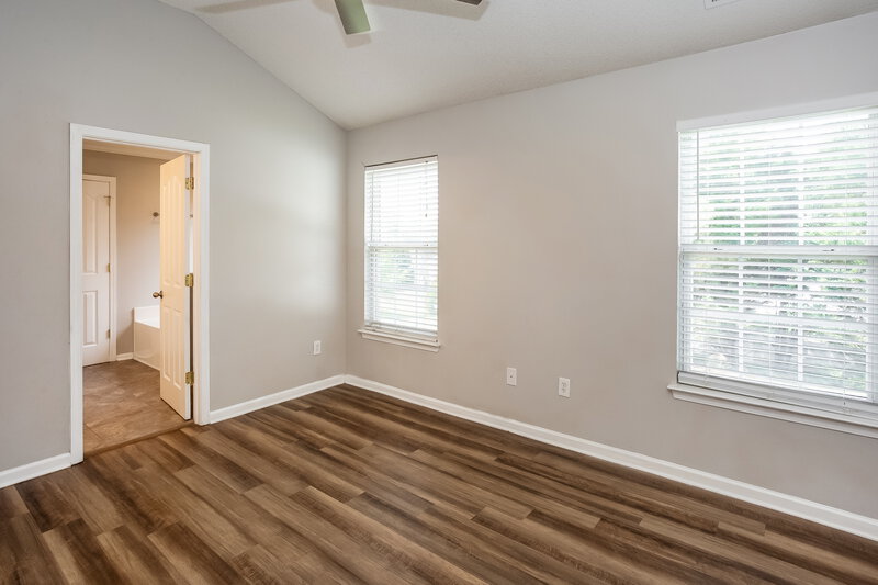 1,980/Mo, 4705 Fox Thorne Dr Charlotte, NC 28216 Main Bedroom View 2
