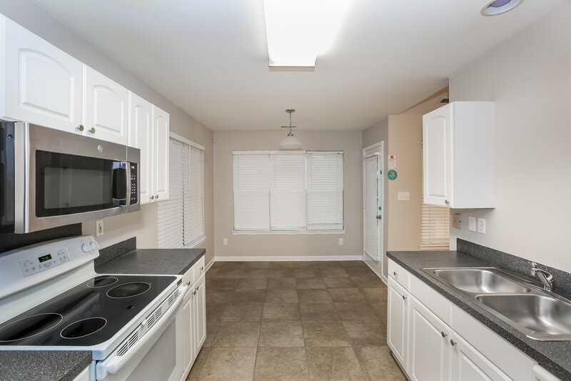 1,970/Mo, 4006 Craven Hill Dr Charlotte, NC 28216 Kitchen View