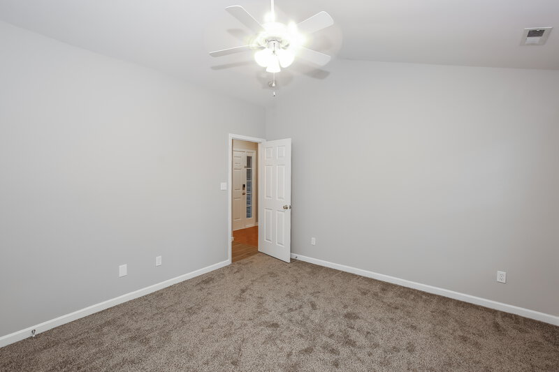 1,970/Mo, 4006 Craven Hill Dr Charlotte, NC 28216 Main Bedroom View