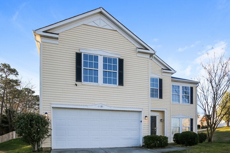 2,050/Mo, 6420 Dillard Ridge Dr Charlotte, NC 28216 Front View