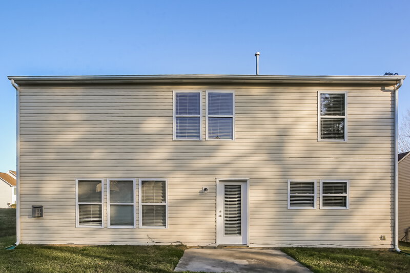 2,050/Mo, 6420 Dillard Ridge Dr Charlotte, NC 28216 Rear View