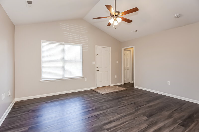 1,790/Mo, 1315 Braveheart Ln Charlotte, NC 28216 Living Room View