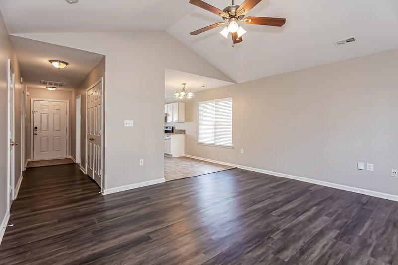 1,790/Mo, 1315 Braveheart Ln Charlotte, NC 28216 Living Room View 3