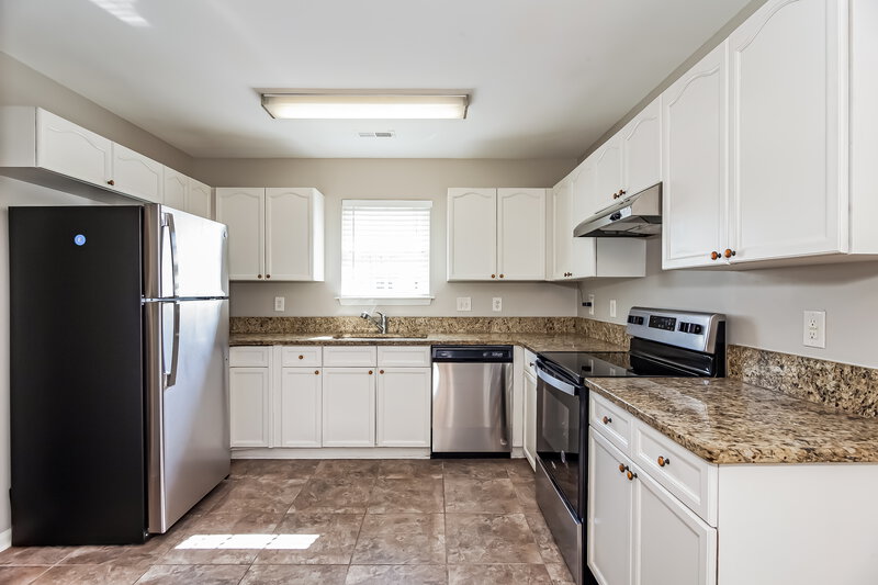 1,790/Mo, 1315 Braveheart Ln Charlotte, NC 28216 Kitchen View