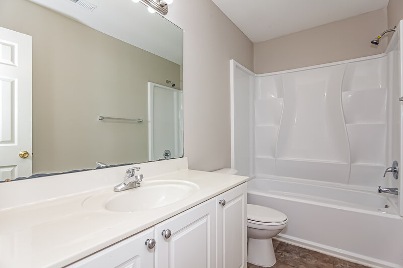 1,790/Mo, 1315 Braveheart Ln Charlotte, NC 28216 Bathroom View