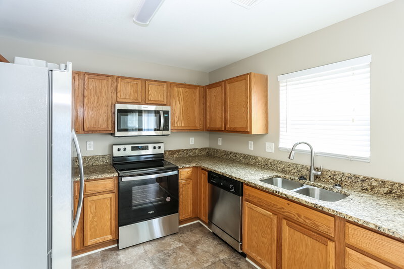 1,800/Mo, 6728 Commack Dr Charlotte, NC 28216 Kitchen View