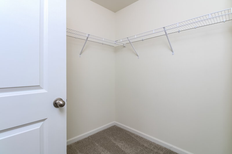 2,120/Mo, 7421 Trotter Rd Charlotte, NC 28216 Amenities View