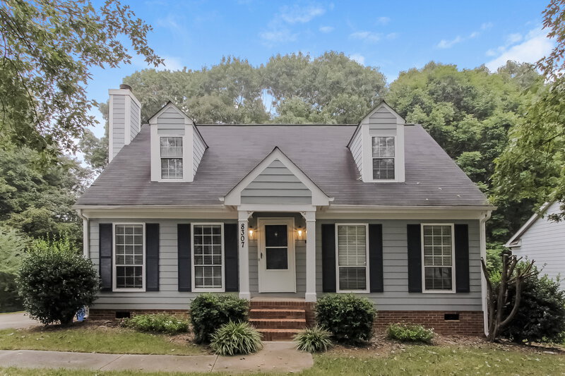 2,000/Mo, 8307 Houndstooth Dr Charlotte, NC 28227 Front View