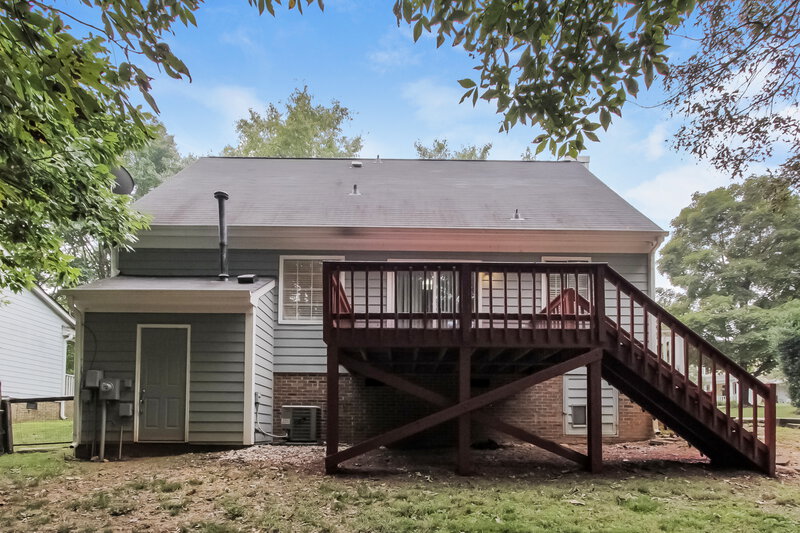 2,000/Mo, 8307 Houndstooth Dr Charlotte, NC 28227 Rear View