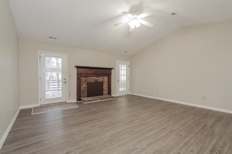 1,705/Mo, 6201 Rockshire Dr Charlotte, NC 28227 Living Room View