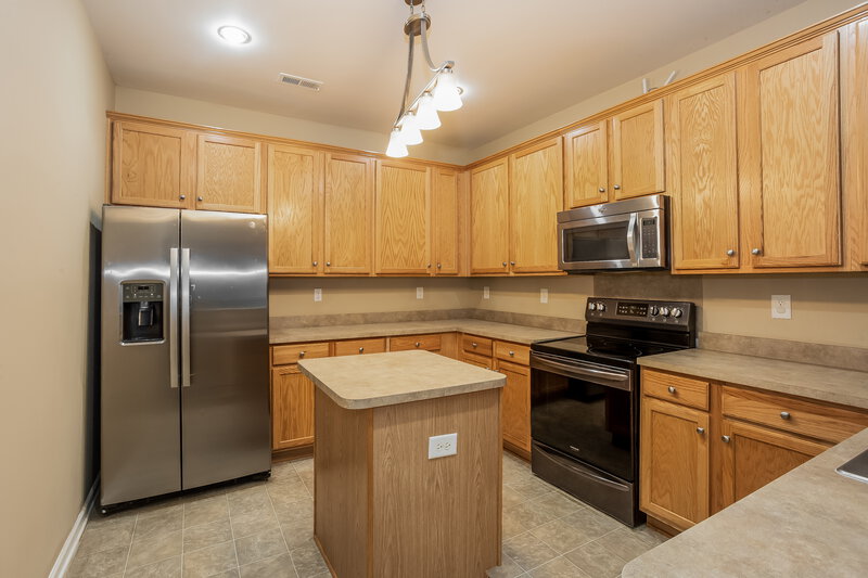2,105/Mo, 1530 Ladora Dr Charlotte, NC 28262 Kitchen View