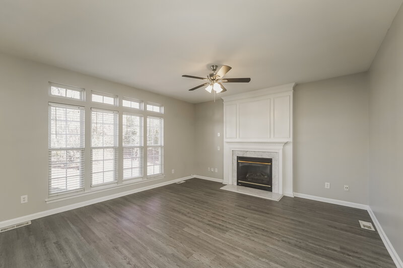 2,705/Mo, 3826 Green Pasture Rd Charlotte, NC 28269 Living Room View
