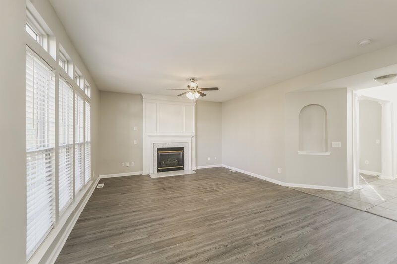2,705/Mo, 3826 Green Pasture Rd Charlotte, NC 28269 Living Room View 2