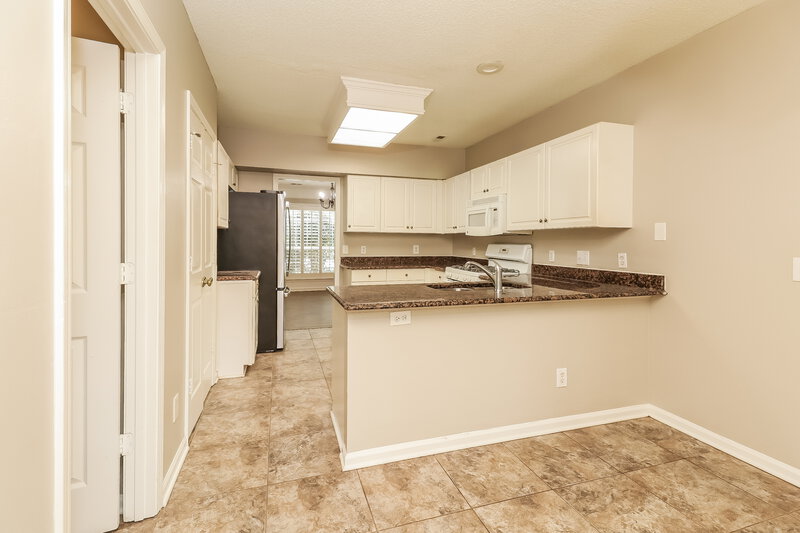 2,350/Mo, 6020 Skyline Dr Charlotte, NC 28269 Kitchen View